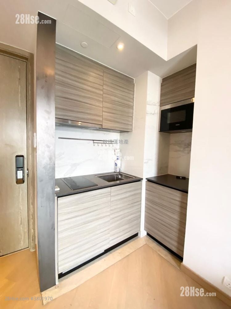 The Zutten Sell Studio 191 ft²