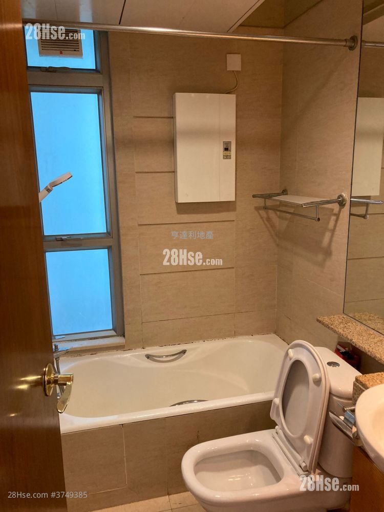 Grand Garden Rental 3 Bedrooms , 2 Bathrooms 633 ft²