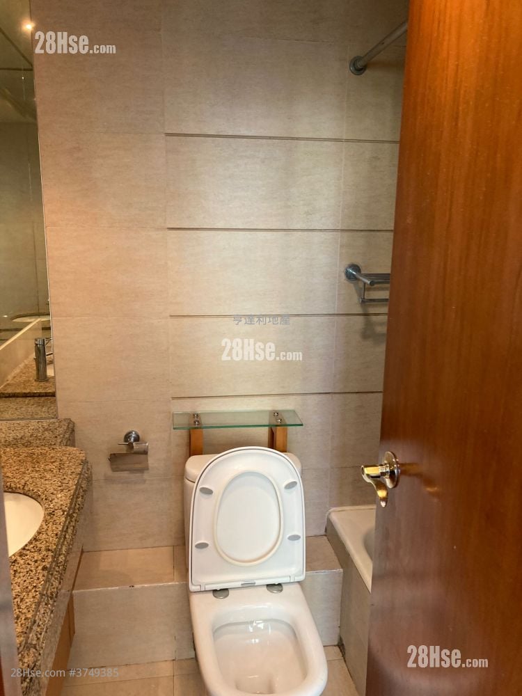 Grand Garden Rental 3 Bedrooms , 2 Bathrooms 633 ft²