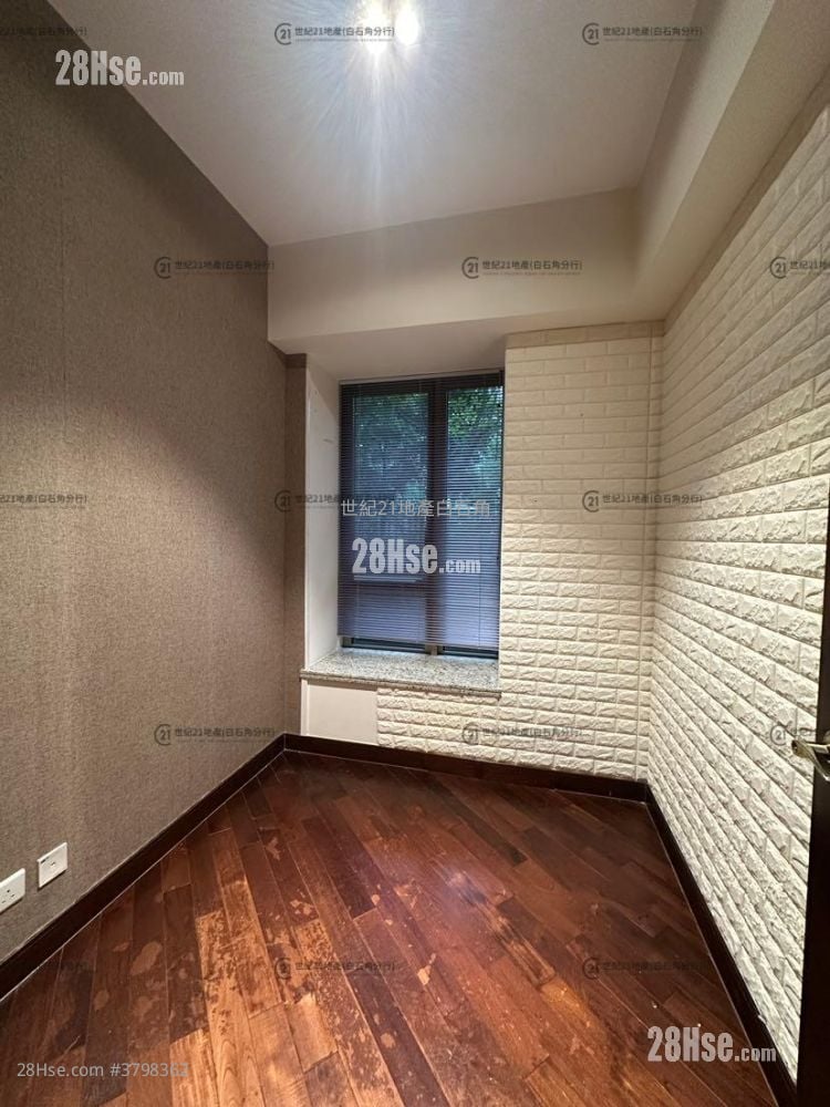 Mayfair By The Sea Rental 2 Bedrooms , 1 Bathroom 610 ft²