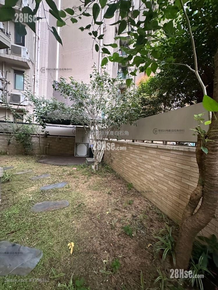 Mayfair By The Sea Rental 2 Bedrooms , 1 Bathroom 610 ft²