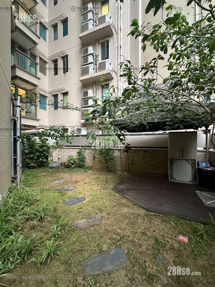 Mayfair By The Sea Rental 2 Bedrooms , 1 Bathroom 610 ft²