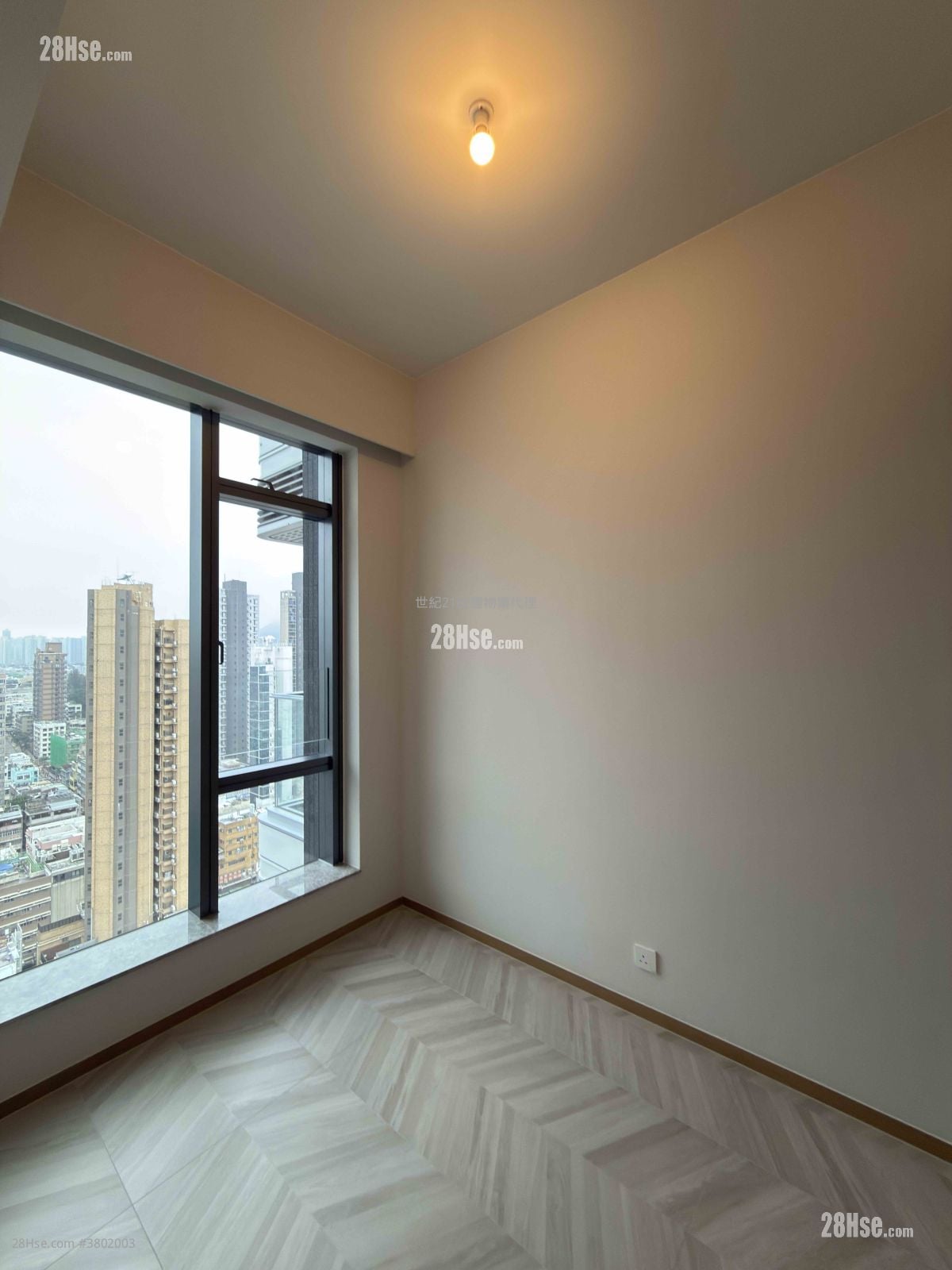 南首 租盘 2 房 , 1 浴室 342 平方尺