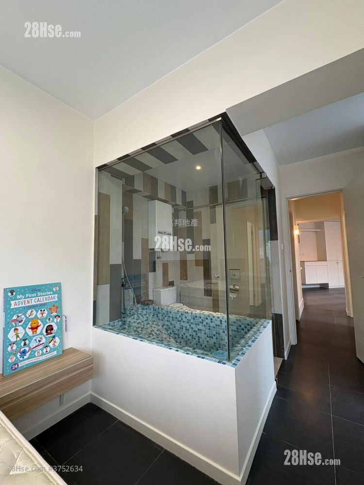 Marina Habitat Sell 3 Bedrooms , 2 Bathrooms 605 ft²