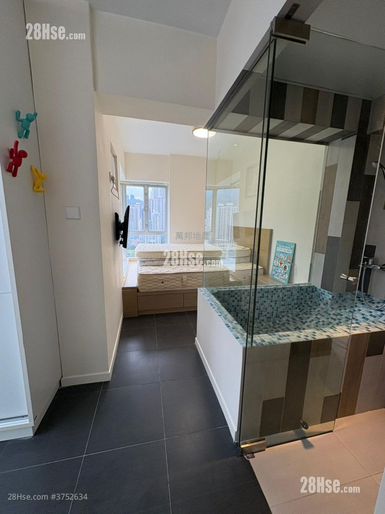 Marina Habitat Sell 3 Bedrooms , 2 Bathrooms 605 ft²