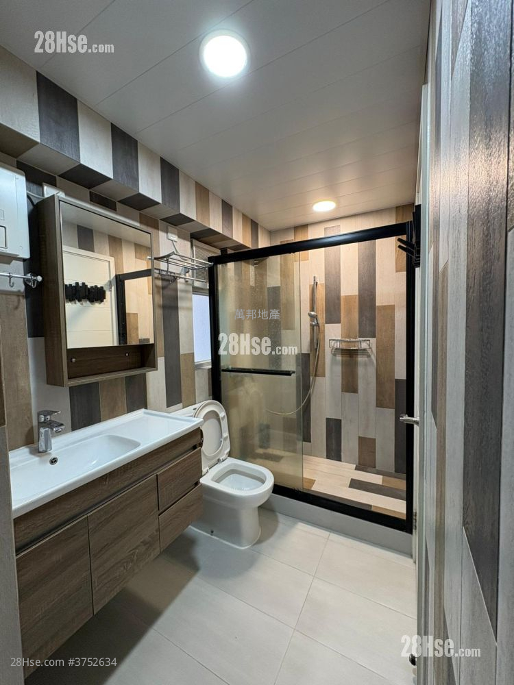 Marina Habitat Sell 3 Bedrooms , 2 Bathrooms 605 ft²