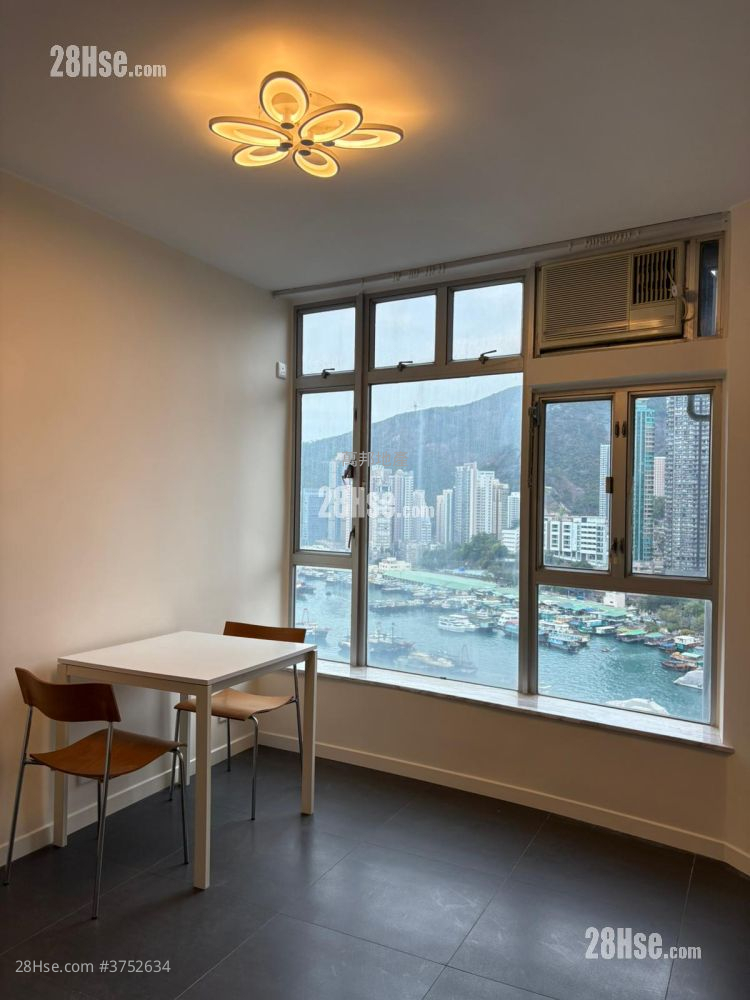 Marina Habitat Sell 3 Bedrooms , 2 Bathrooms 605 ft²