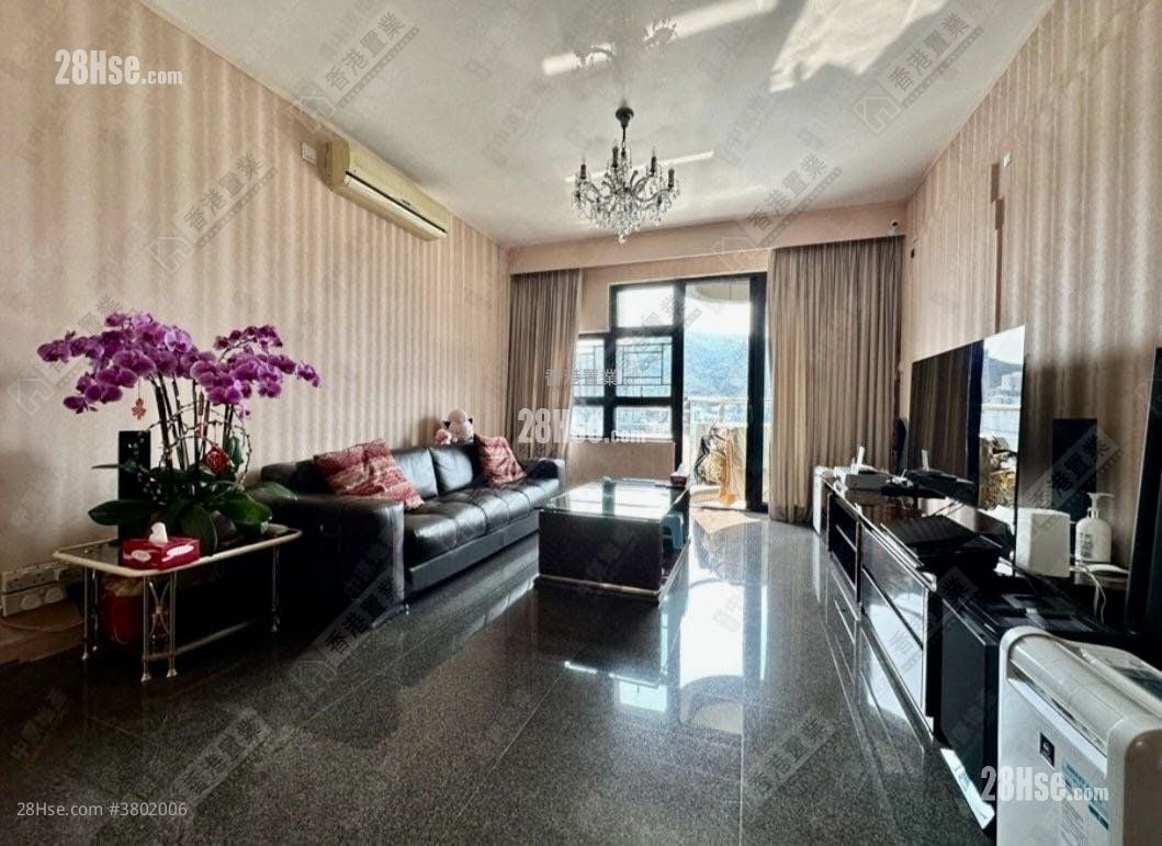 Beverly Hill Sell 4 Bedrooms , 3 Bathrooms 1,334 ft²