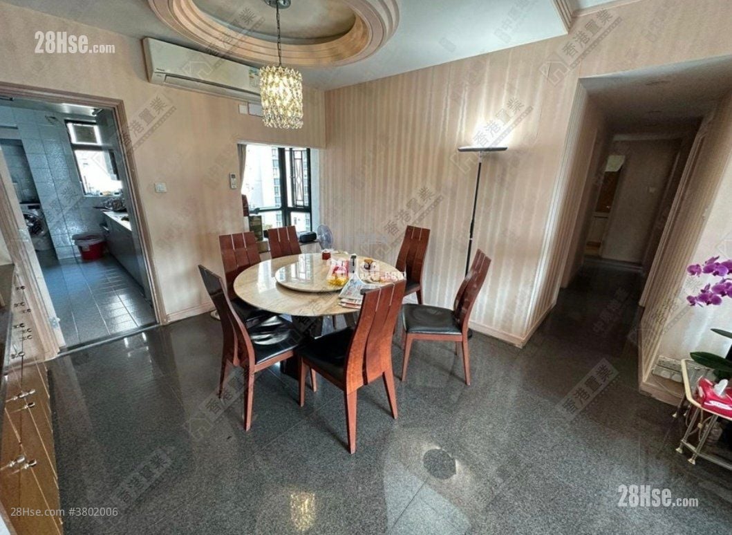 Beverly Hill Sell 4 Bedrooms , 3 Bathrooms 1,334 ft²