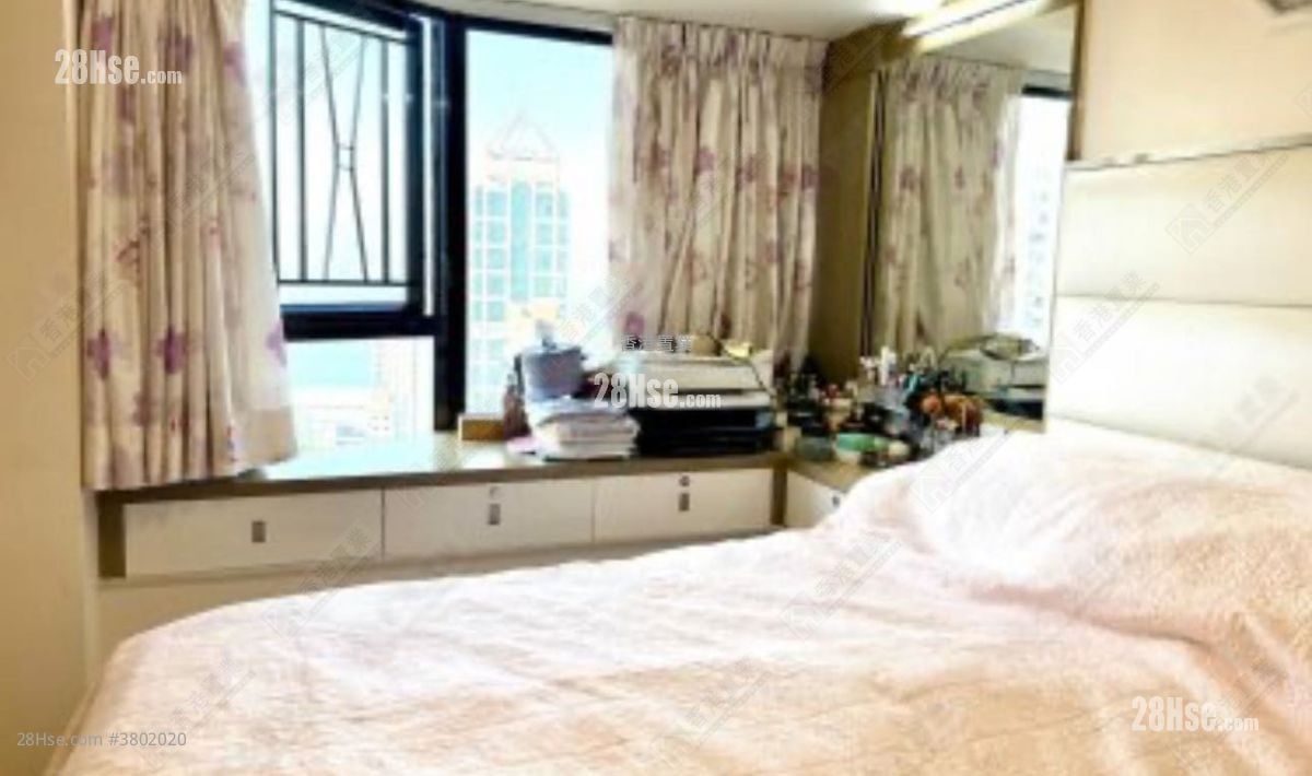 Euston Court Sell 3 Bedrooms , 2 Bathrooms 790 ft²