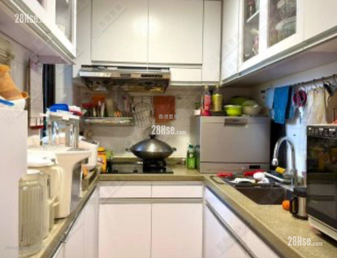 Euston Court Sell 3 Bedrooms , 2 Bathrooms 790 ft²