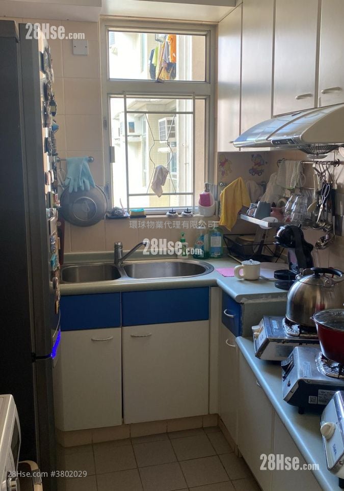 Choi Ming Court Sell 2 Bedrooms , 1 Bathroom 506 ft²