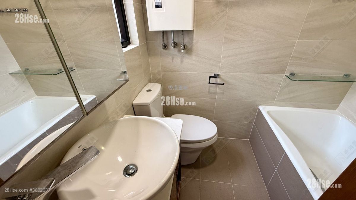 云景台 售盘 3 房 , 3 浴室 1,065 平方尺