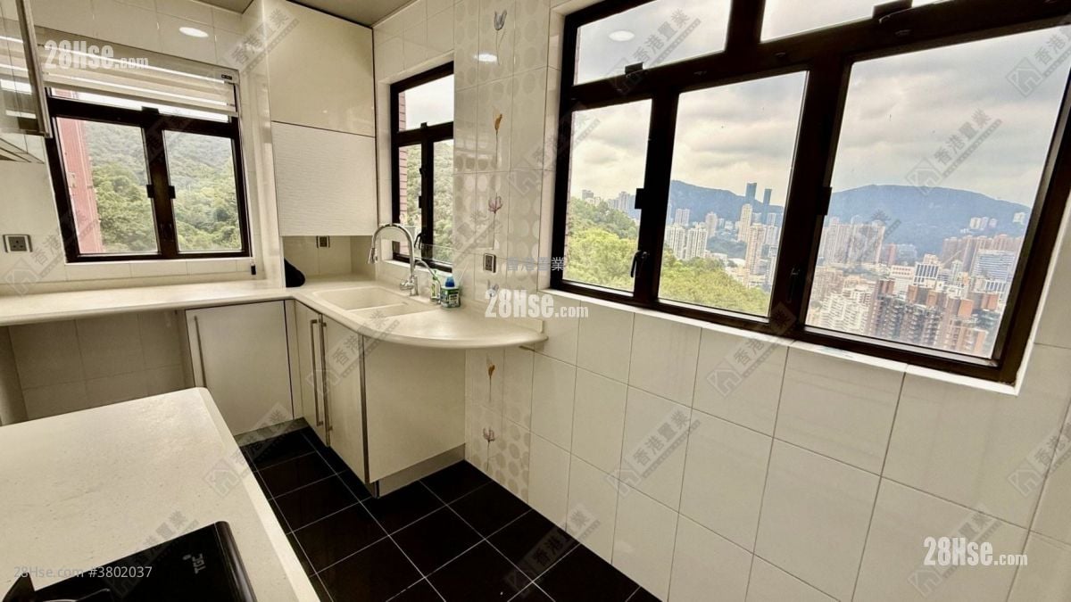 云景台 售盘 3 房 , 3 浴室 1,065 平方尺