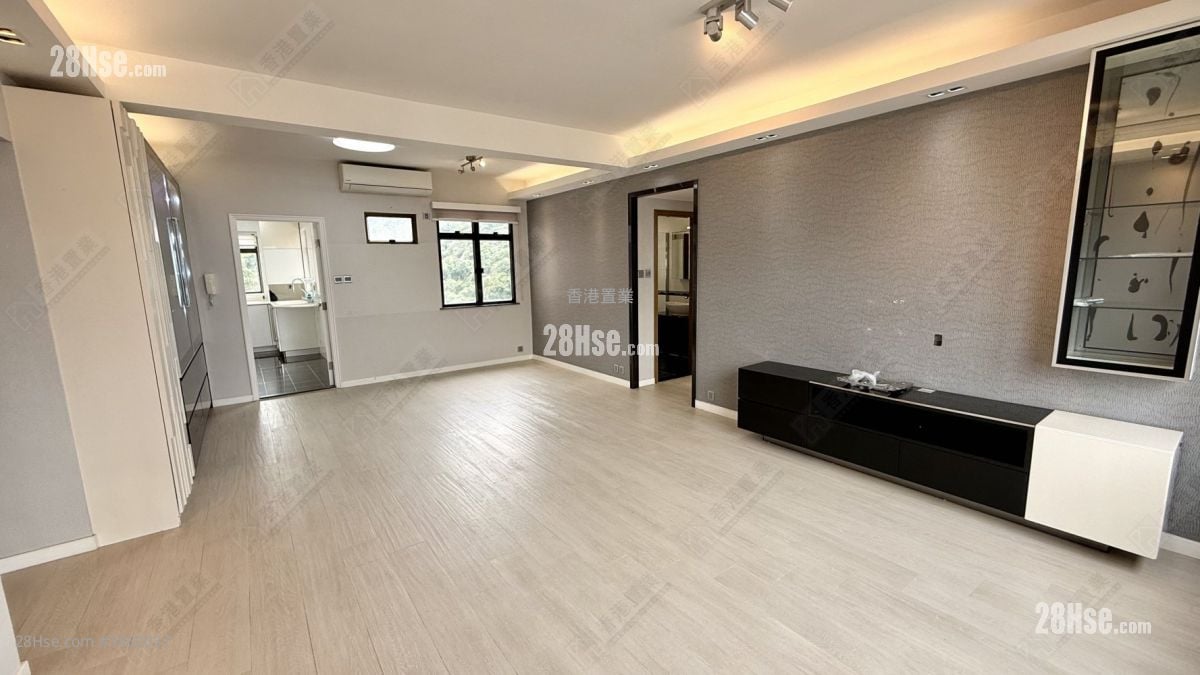 云景台 售盘 3 房 , 3 浴室 1,065 平方尺