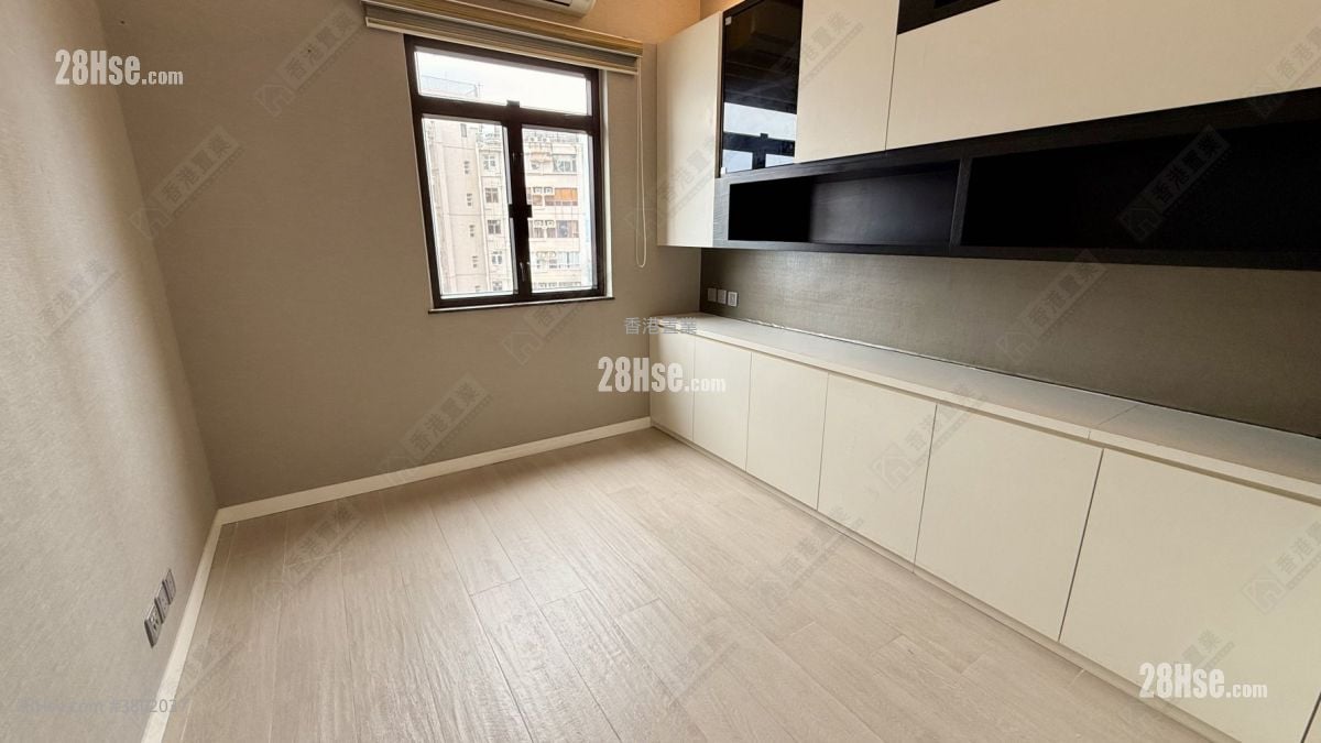 云景台 售盘 3 房 , 3 浴室 1,065 平方尺