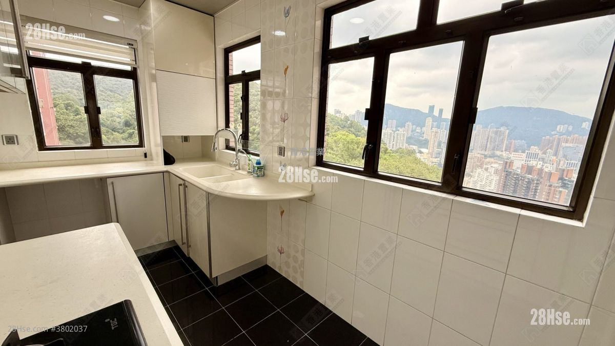 云景台 售盘 3 房 , 3 浴室 1,065 平方尺