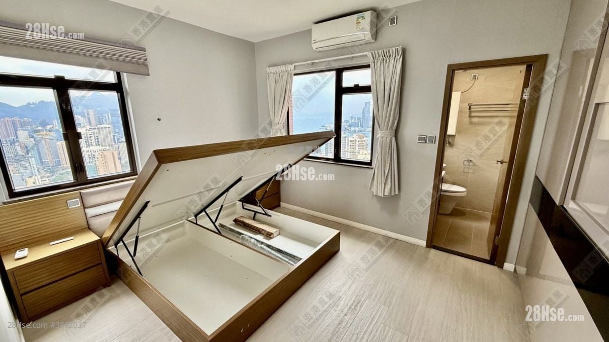 云景台 售盘 3 房 , 3 浴室 1,065 平方尺