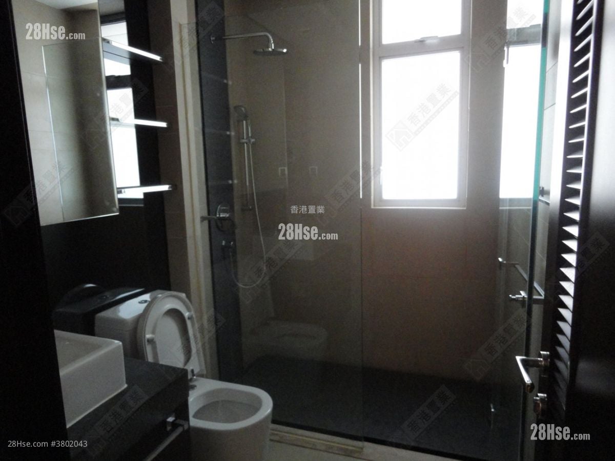 J Residence Sell 2 Bedrooms , 1 Bathroom 608 ft²