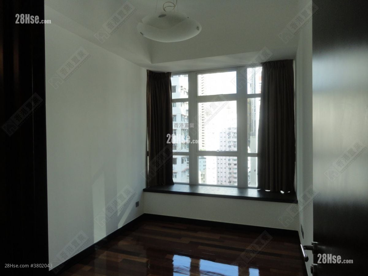 J Residence Sell 2 Bedrooms , 1 Bathroom 608 ft²
