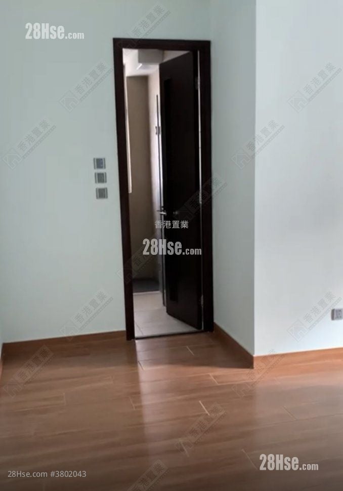 J Residence Sell 2 Bedrooms , 1 Bathroom 608 ft²