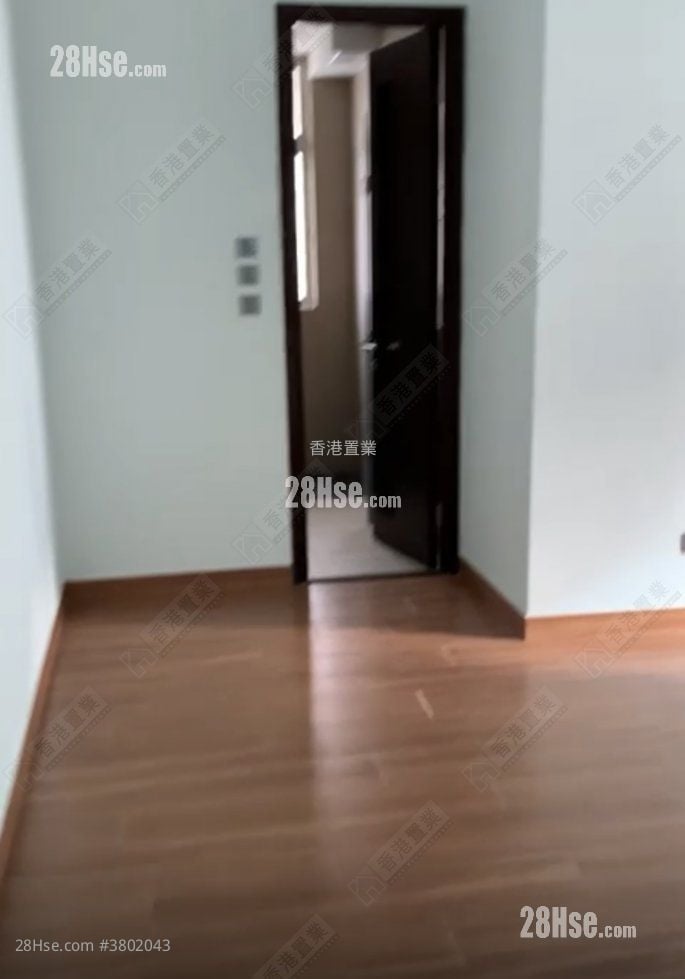 J Residence Sell 2 Bedrooms , 1 Bathroom 608 ft²