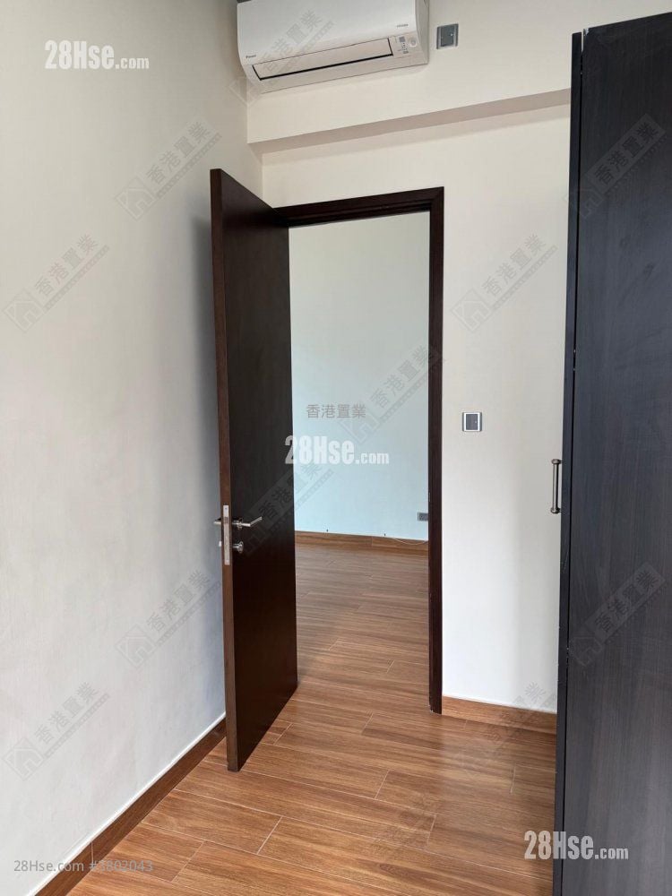 J Residence Sell 2 Bedrooms , 1 Bathroom 608 ft²