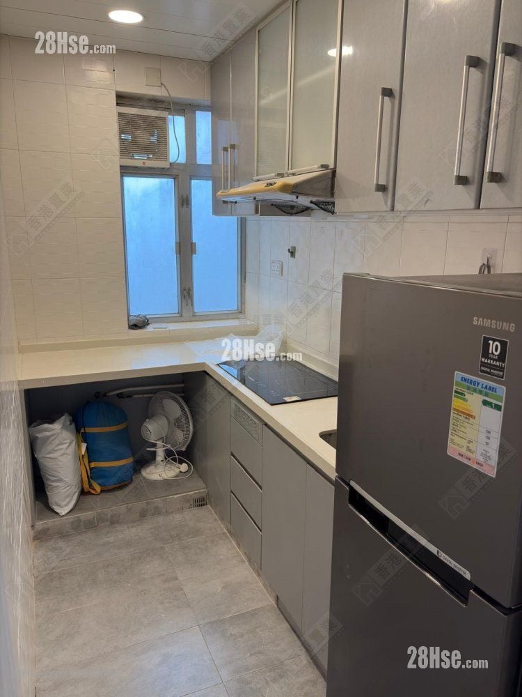 Kam Tao Building Sell 2 Bedrooms , 1 Bathroom 628 ft²