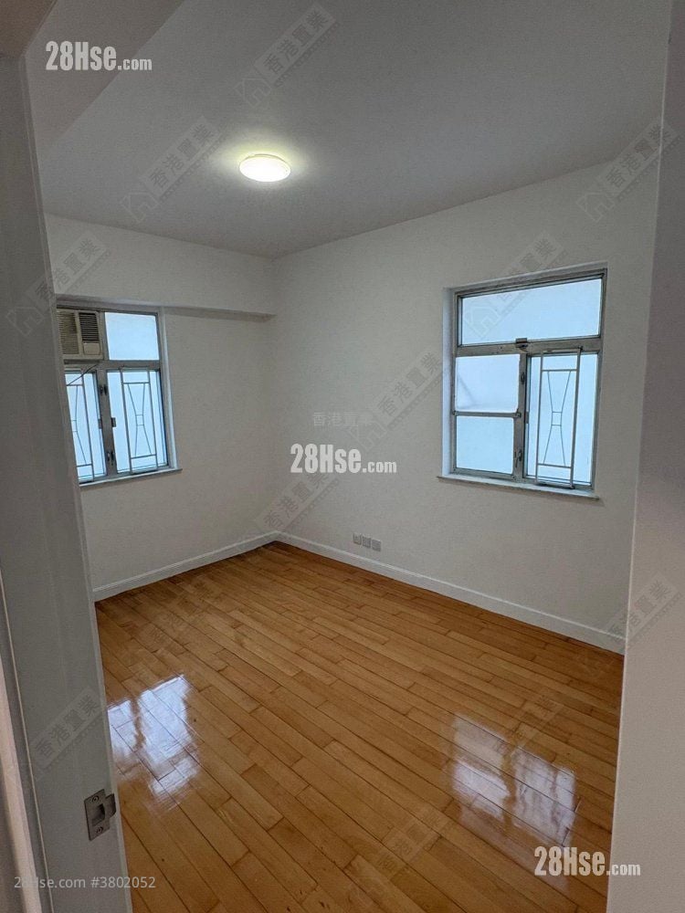 Kam Tao Building Sell 2 Bedrooms , 1 Bathroom 628 ft²