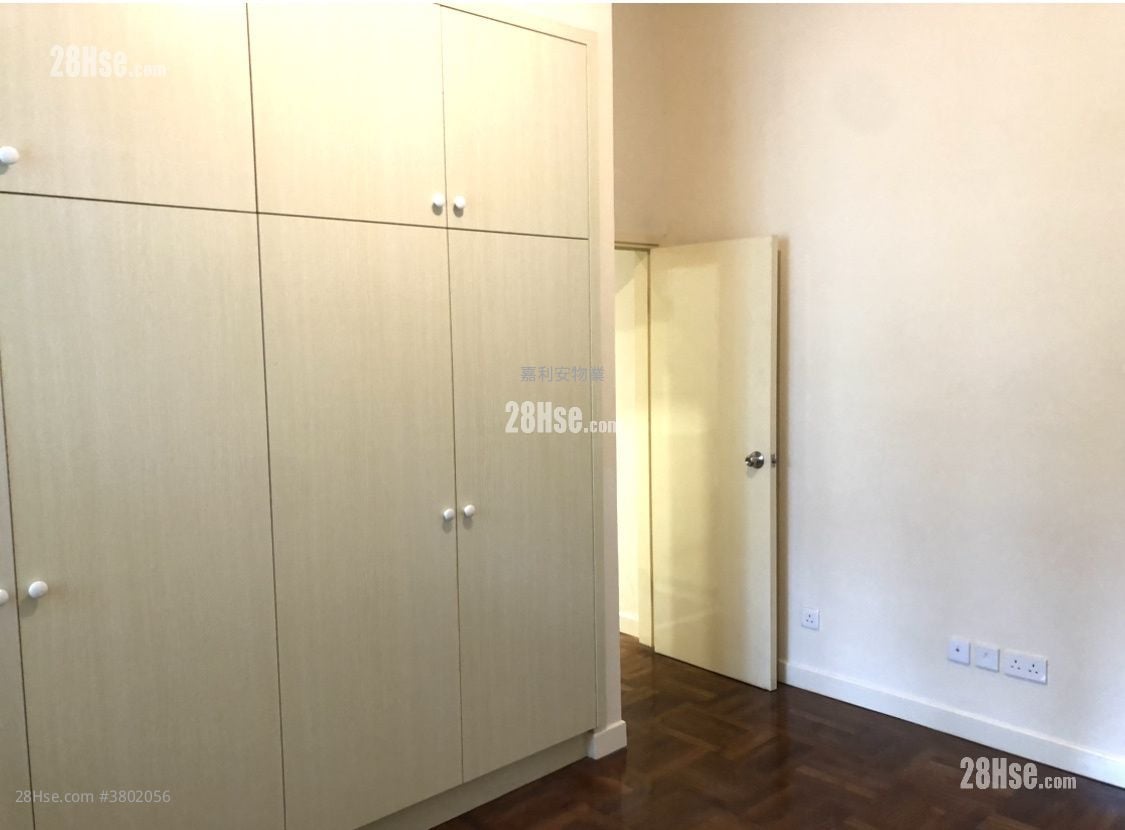 秀明别墅 租盘 3 房 , 2 浴室 1,000 平方尺