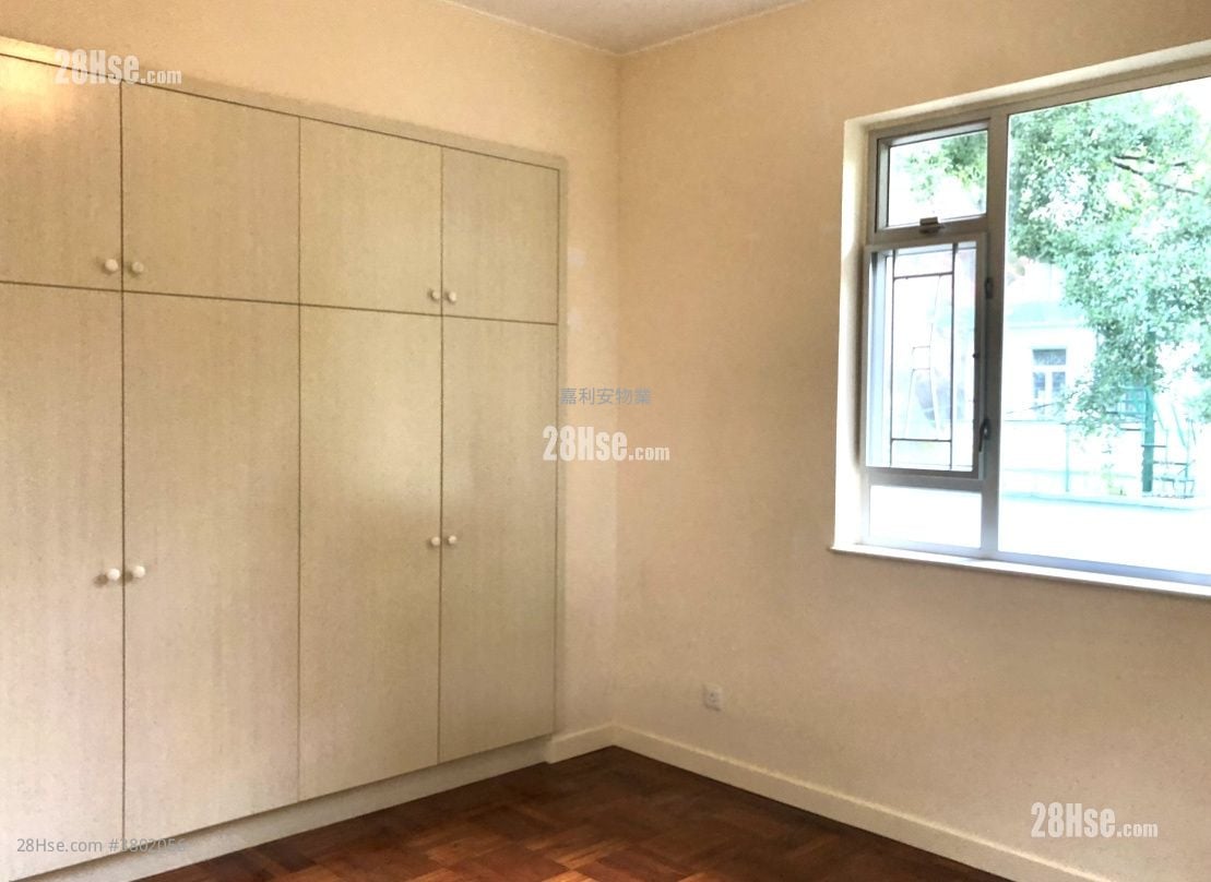 秀明别墅 租盘 3 房 , 2 浴室 1,000 平方尺