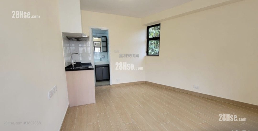 Fontana Villa Rental Studio , 1 Bathroom 235 ft²