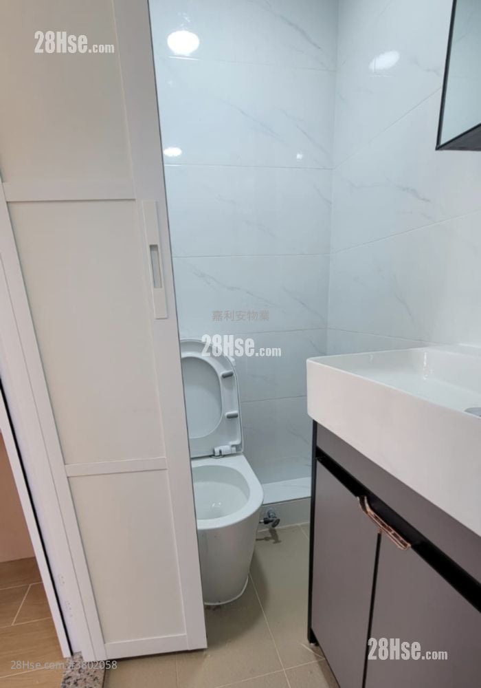 Fontana Villa Rental Studio , 1 Bathroom 235 ft²