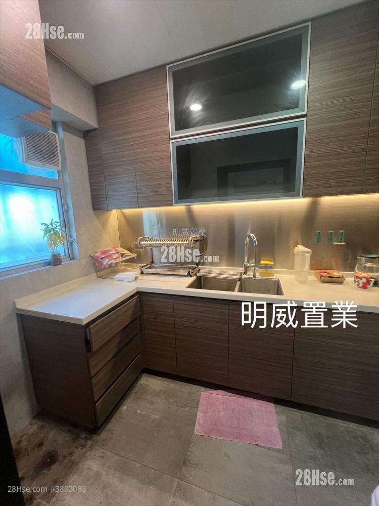 Wing Ying Mansion Sell 4 Bedrooms , 2 Bathrooms 996 ft²