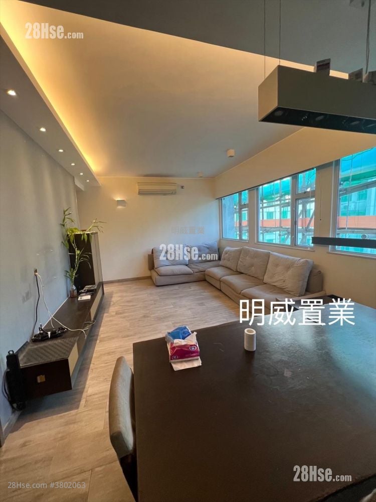 Wing Ying Mansion Sell 4 Bedrooms , 2 Bathrooms 996 ft²