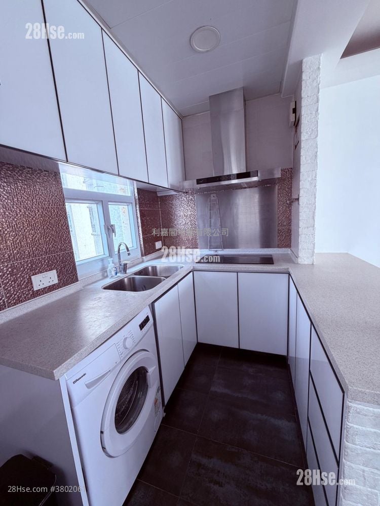 Seaview Garden Rental 582 ft²