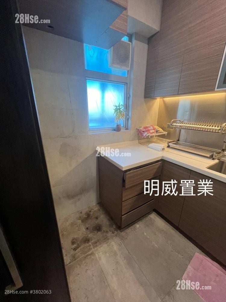 Wing Ying Mansion Sell 4 Bedrooms , 2 Bathrooms 996 ft²