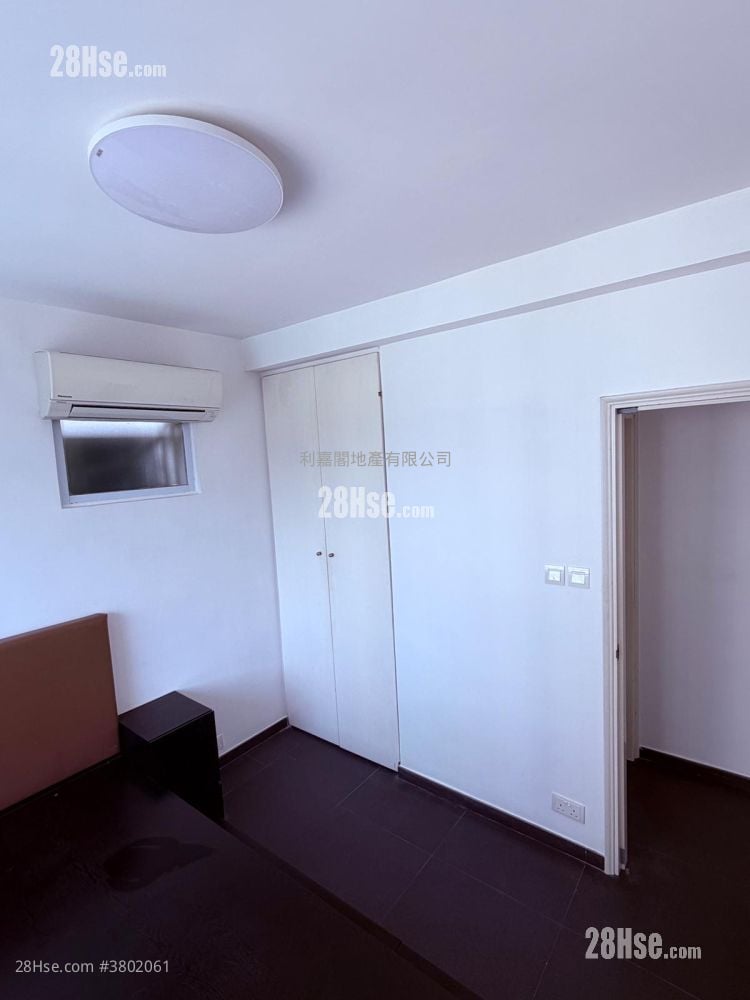 Seaview Garden Rental 582 ft²