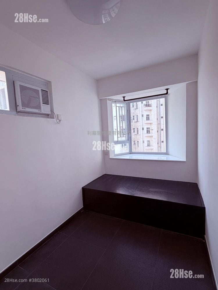 Seaview Garden Rental 582 ft²