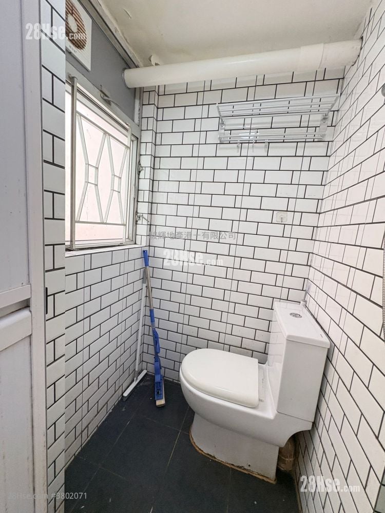 Man Fai Building Rental 1 Bedroom , 1 Bathroom 180 ft²