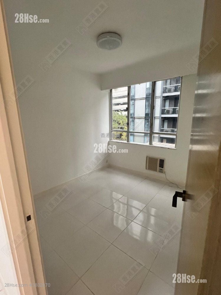 Phoenix Court Rental 3 Bedrooms , 2 Bathrooms 915 ft²