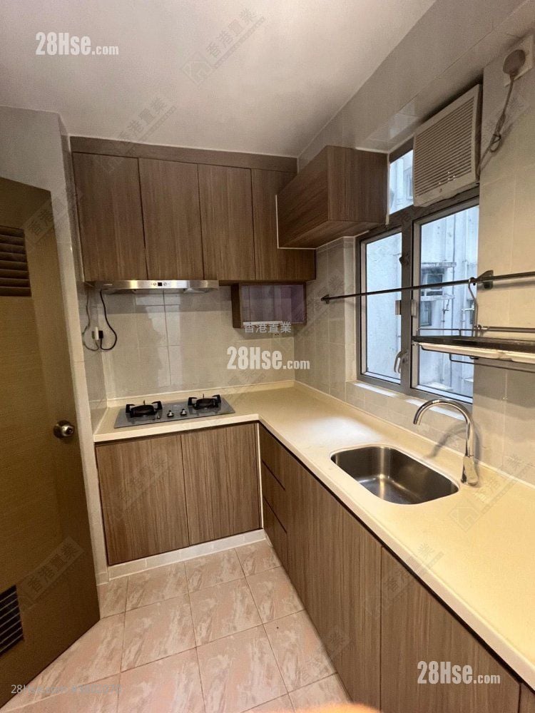 Phoenix Court Rental 3 Bedrooms , 2 Bathrooms 915 ft²