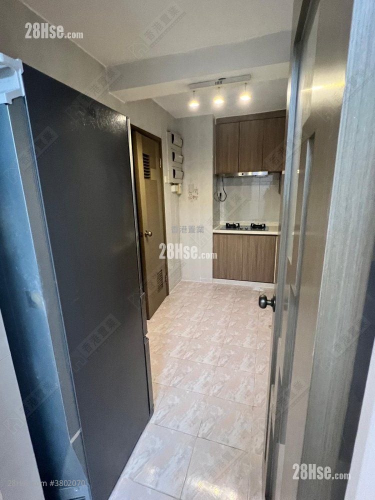 Phoenix Court Rental 3 Bedrooms , 2 Bathrooms 915 ft²