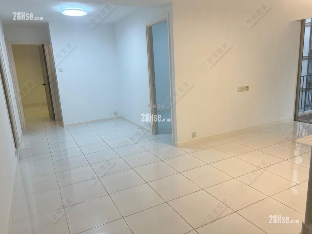 Phoenix Court Rental 3 Bedrooms , 2 Bathrooms 915 ft²