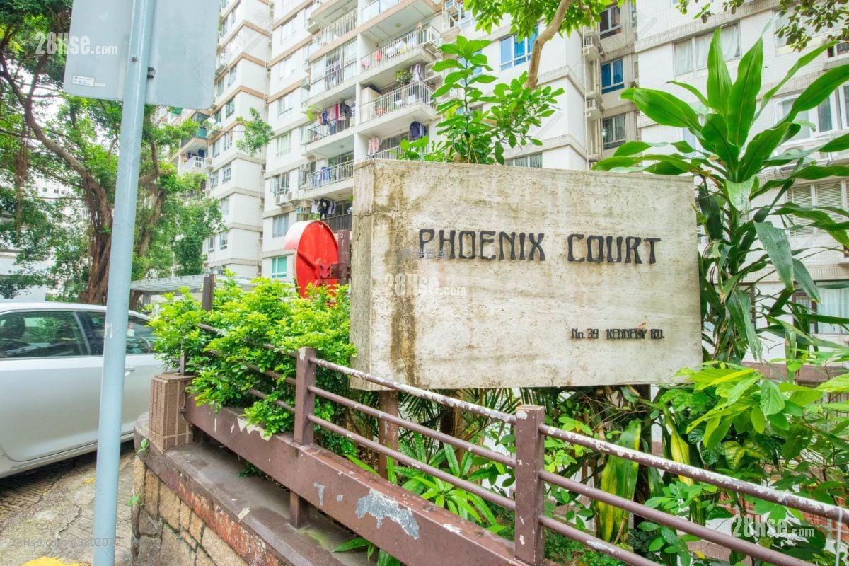 Phoenix Court Rental 3 Bedrooms , 2 Bathrooms 915 ft²