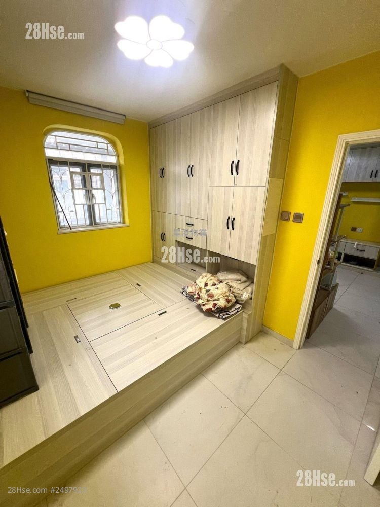 村屋 售盤 3 房 , 1 浴室 700 平方呎