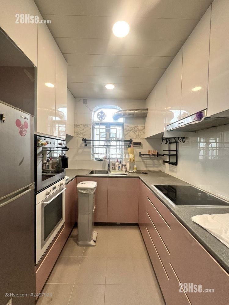 村屋 售盤 3 房 , 1 浴室 700 平方呎