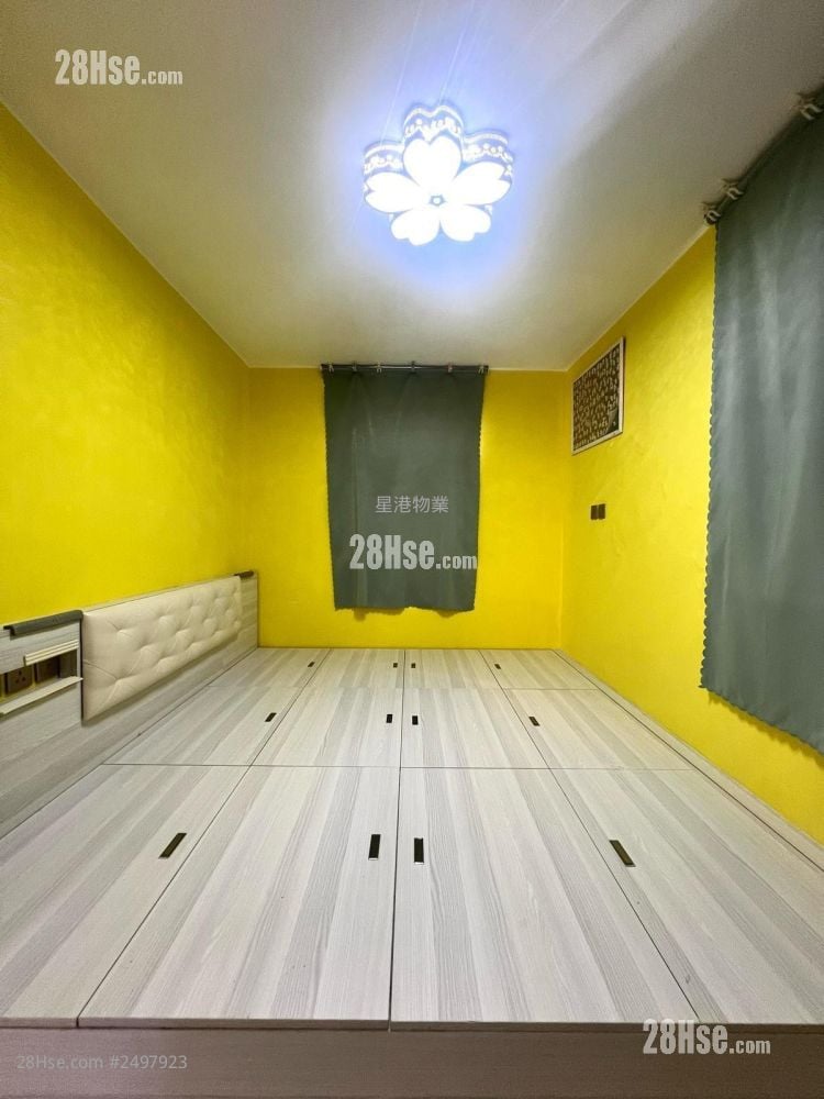 村屋 售盤 3 房 , 1 浴室 700 平方呎