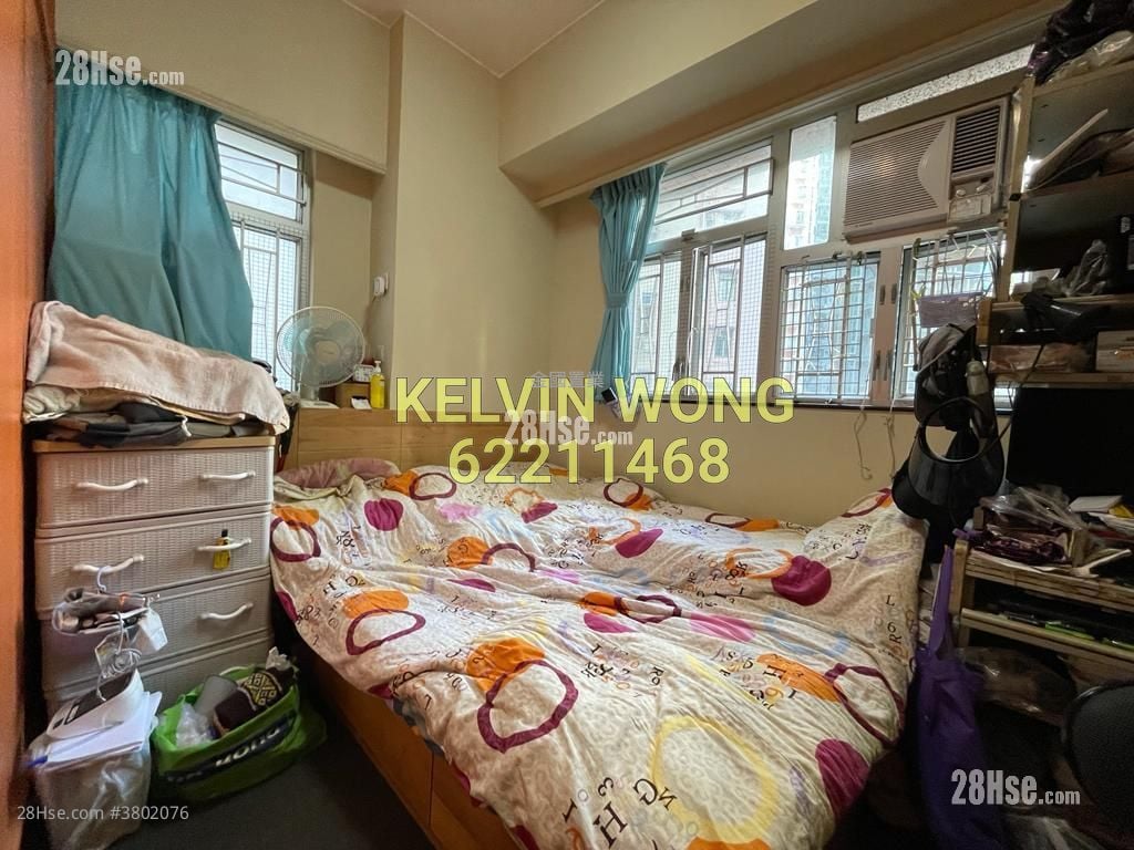 Yan On Building Sell 3 Bedrooms , 2 Bathrooms 771 ft²