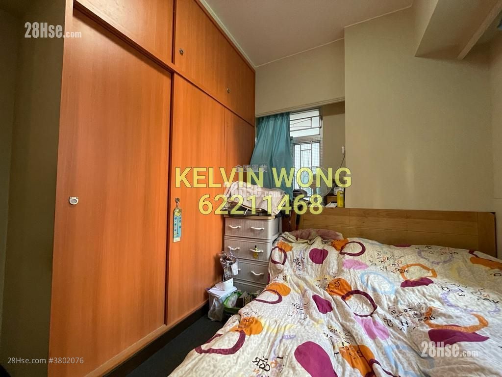 Yan On Building Sell 3 Bedrooms , 2 Bathrooms 771 ft²